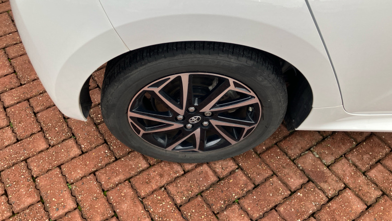 Toyota Yaris 1.5 Hybrid Design 5dr CVT Hybrid Hatchback